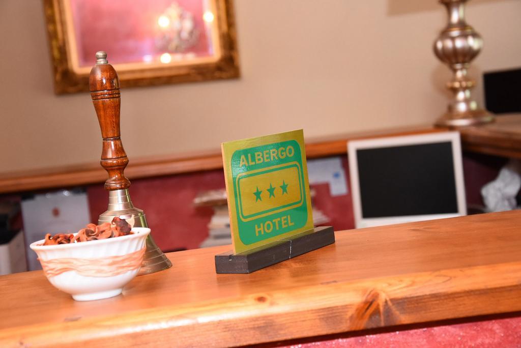 Albergo Dimora Storica Antica Hostelleria Crema Exteriör bild