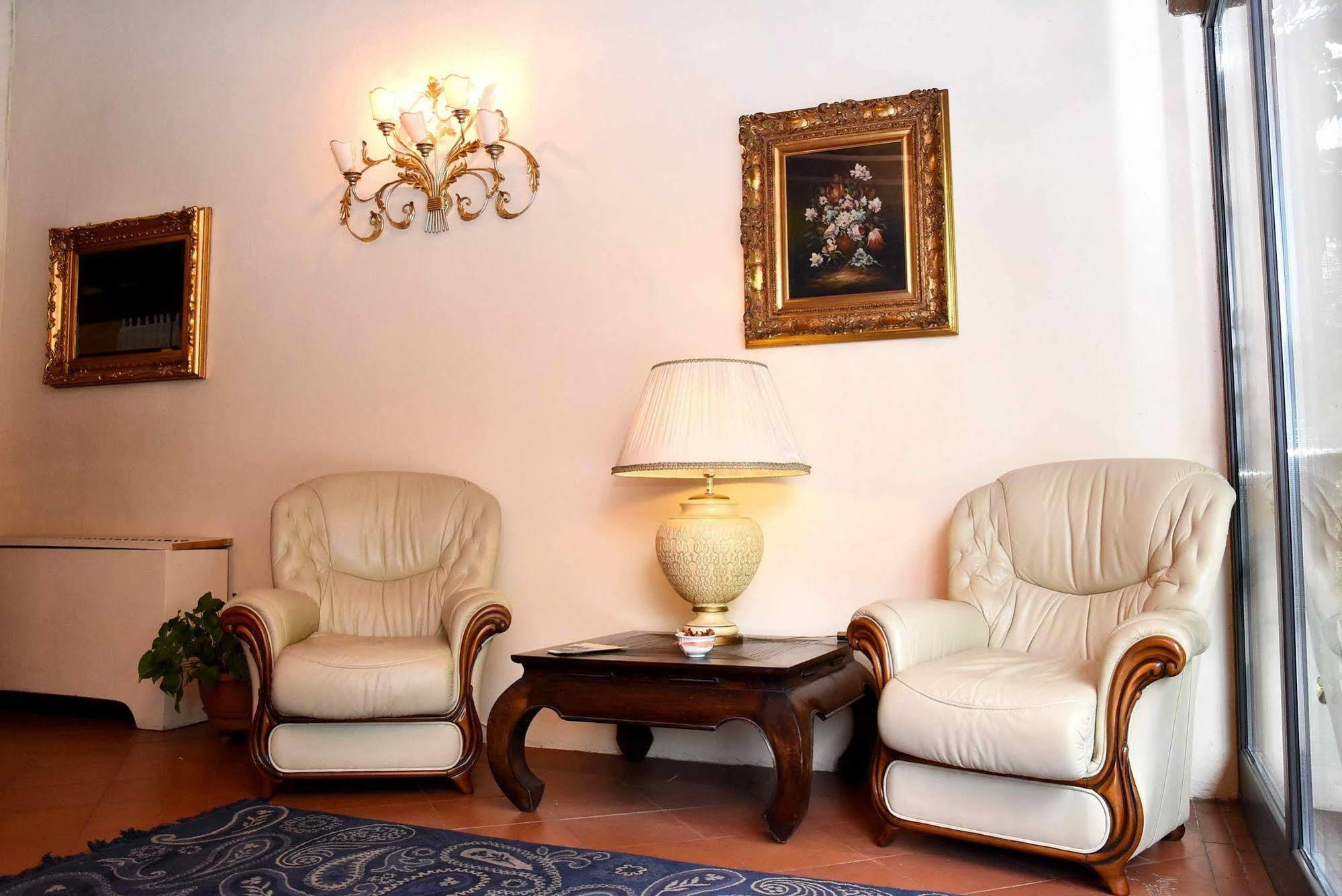 Albergo Dimora Storica Antica Hostelleria Crema Exteriör bild