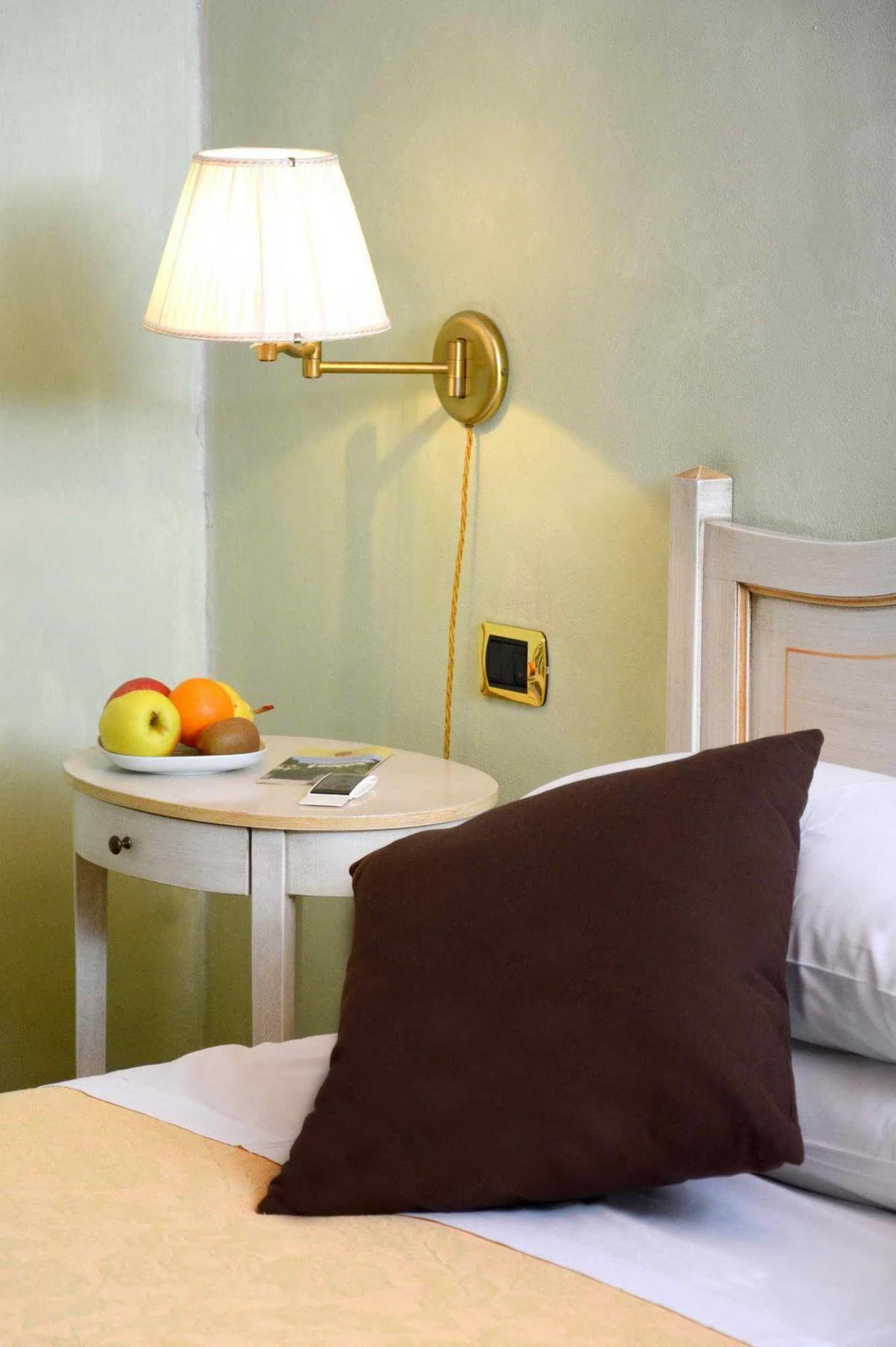 Albergo Dimora Storica Antica Hostelleria Crema Exteriör bild