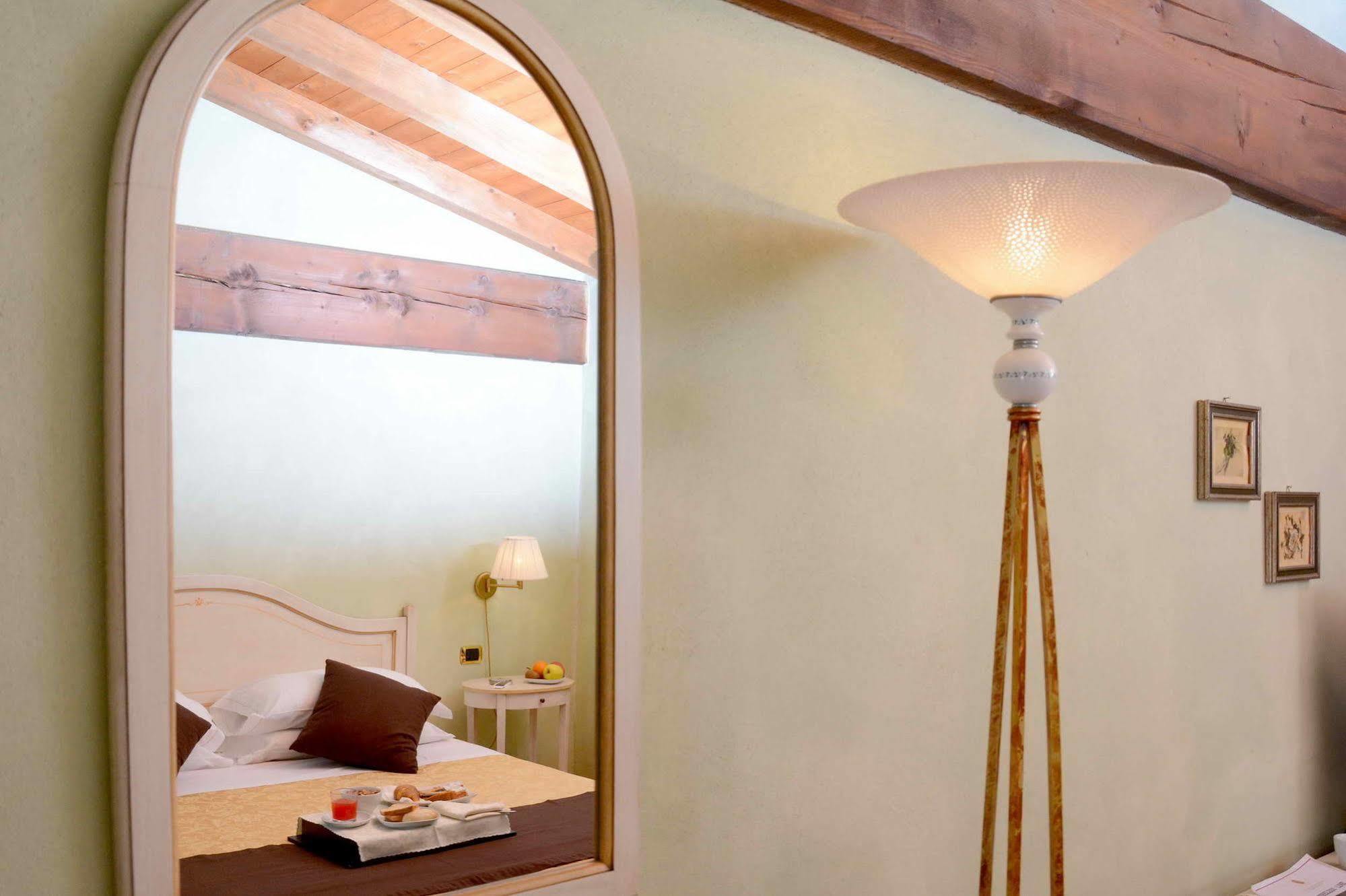 Albergo Dimora Storica Antica Hostelleria Crema Exteriör bild